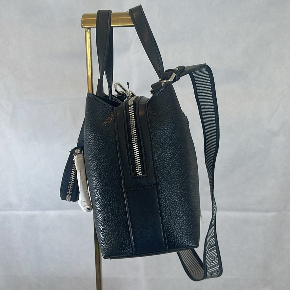 Calvin Klein , NWT , Black color, Shoulder bag . - Picture 4 of 15